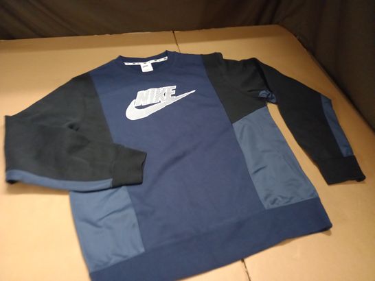 NIKE CREW NECK JUMPER IN NAVY/BLACK - M