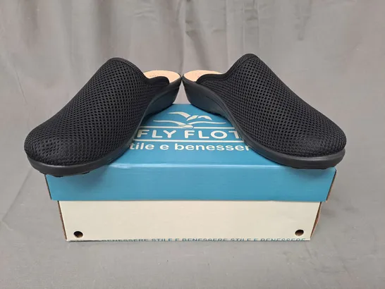 BOXED PAIR OF FLYFLOT SLIP-ON WEDGE SHOES IN BLACK EU SIZE 38