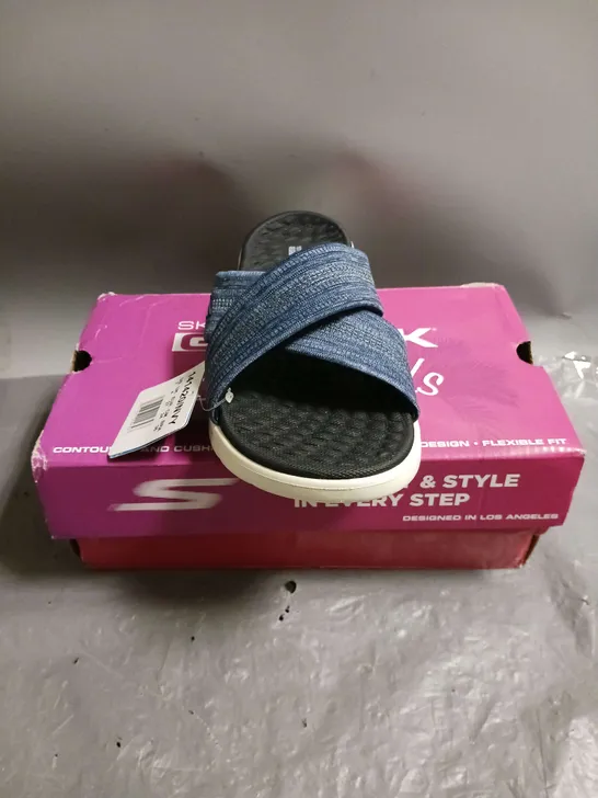 SKECHERS PERFORMANCE LADIES DENIM STYLE SANDALS SIZE 4