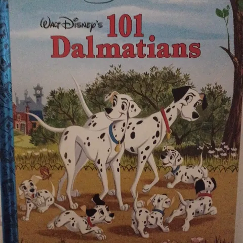 LOT OF APPROX. 38 TREASURE COVE STORY WALT DISNEY'S 101 DALMATIANS BOOKS