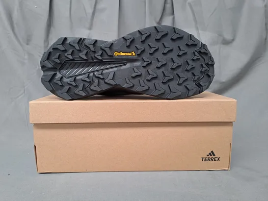 BOXED PAIR OF ADIDAS TERREX TRAILMAKER 2 SHOES IN BLACK UK SIZE 7.5