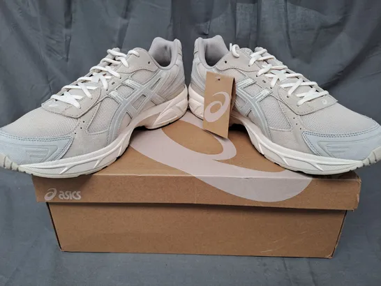 BOXED PAIR OF ASICS GEL-1130 SHOES IN VANILLA/WHITE SAGE UK SIZE 13