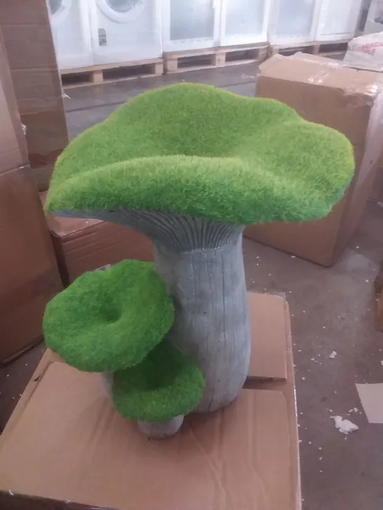 BOXED FAUX MOSS MUSHROOM STATUE