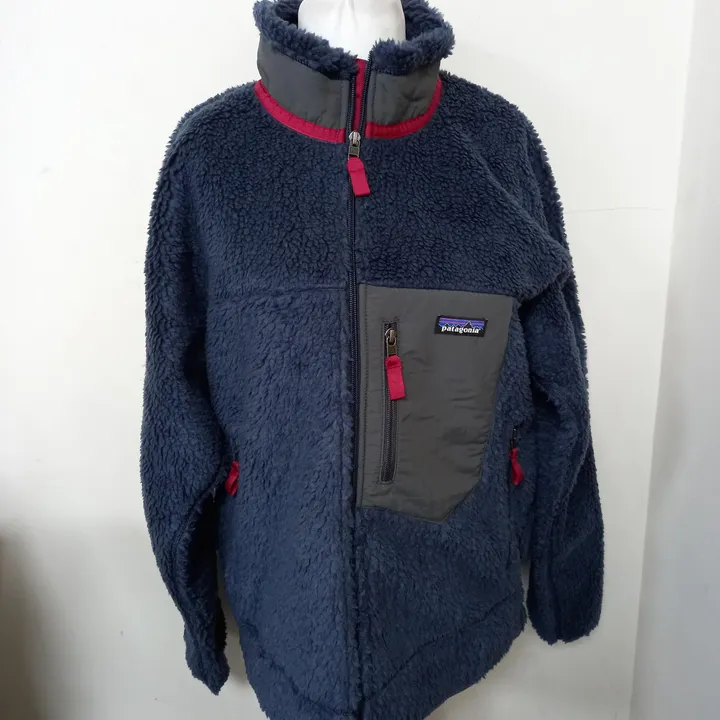 SHERPA CLASSIC RETRO JACKET SIZE L 4559810-Simon Charles Auctioneers