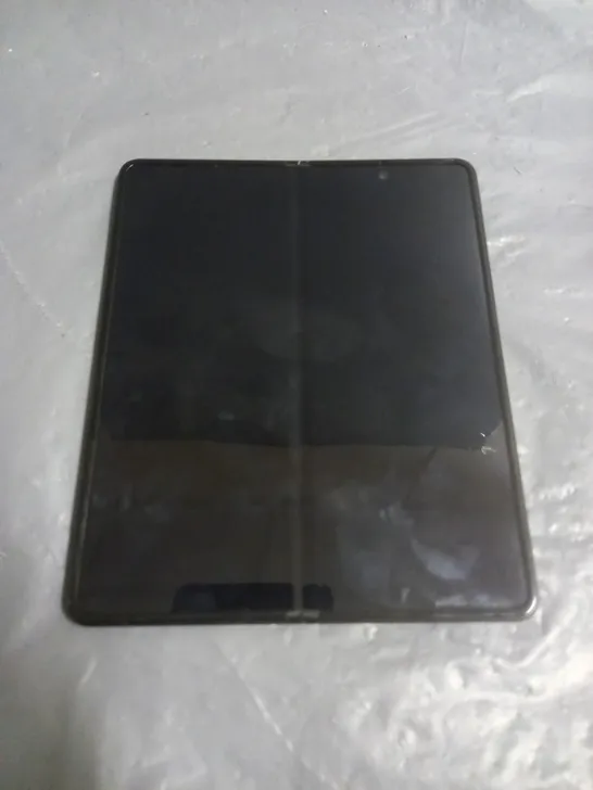 SAMSUNG GALAXY Z FOLD3