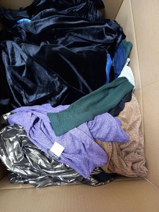 LARGE BOX OF ASSORTED CLOTHING ITEMS TO INCLUDE - DRESSES - JUMPERS - SKIRTS / COLLECTION ONLY 