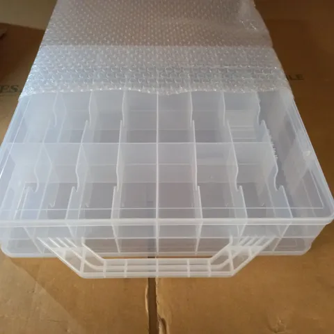 CLEAR PLASTIC MULTI-COMPARTMENT CASE