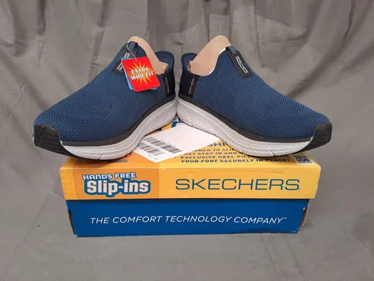 BOXED PAIR OF SKECHERS MAX CUSHIONING PREMIER 2.0 SHOES IN NAVY UK SIZE 9