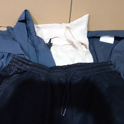 LOT OF 4 ITEMS INCLUDING TROUSERS (BLACK), SHIRT (NAVY, SIZE 3XL), TOP (SIZE 18), SWEATER (SIZE XL)