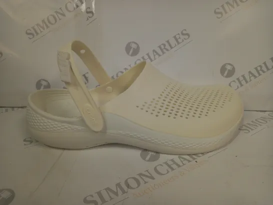 BOXED PAIR OF CROCS LITERIDE 360 CLOGS IN CREAM UK SIZE M11/W12