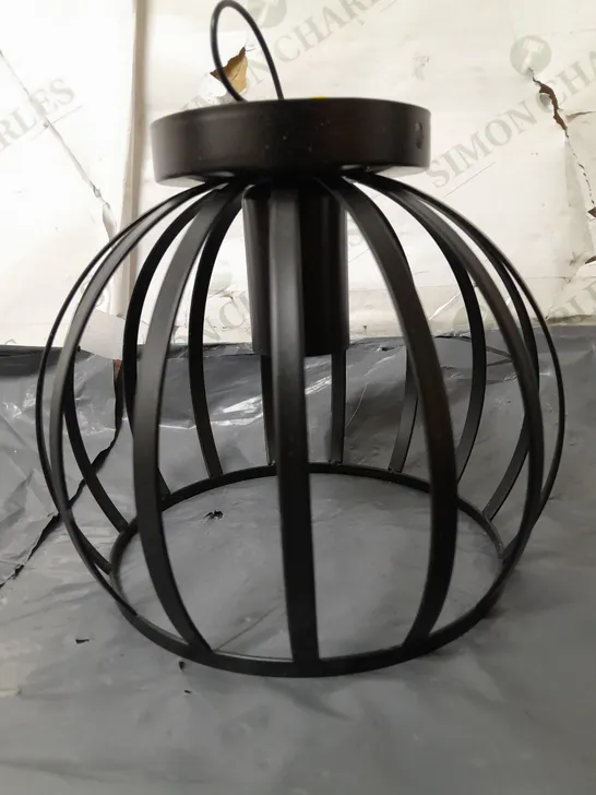 BLACK METAL WALL LIGHT 