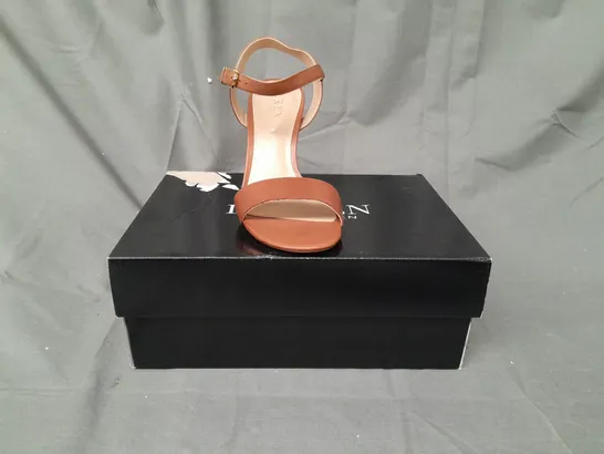 BOXED PAIR OF RALPH LAUREN OPEN TOE HIGH HEEL SANDALS IN BROWN UK SIZE 3.5