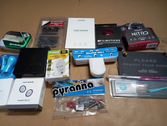 LOT OF ASSORTED HOUSEHOLD ITEMS TO INCLUDE NITRO SERIES MOUTHGUARD, SHARP PEEL AND USB-C 20W POWER ADAPTER