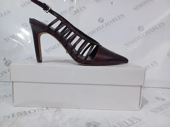 BOXED PAIR OF REISS DAPHNE SLINGBACK HEELS IN POMEGRANATE SIZE 6