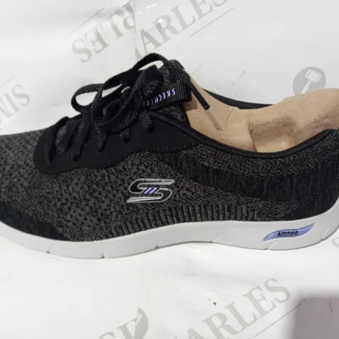 SKECHERS ARCH FIT REFINE TRAINERS UK SIZE 5