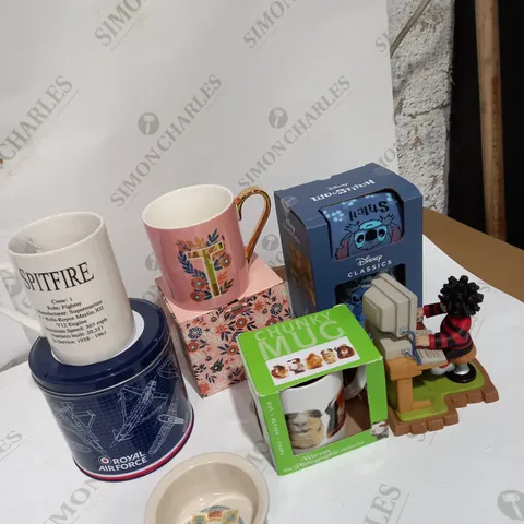 LOT OF ASSORTED HOUSEHOLD ITEMS TOO INCLUDE MUGS AND ORDAINMENTS 