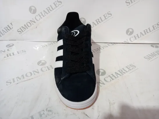 PAIR OF ADIDAS CAMPUS SHOES IN BLACK/WHITE UK SIZE 5.5