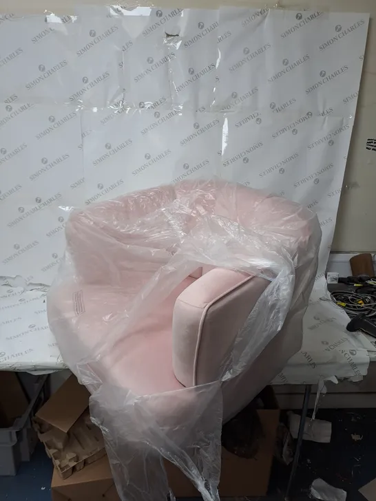 MY HOME STORIES PINK VELVET ARMCHAIR 