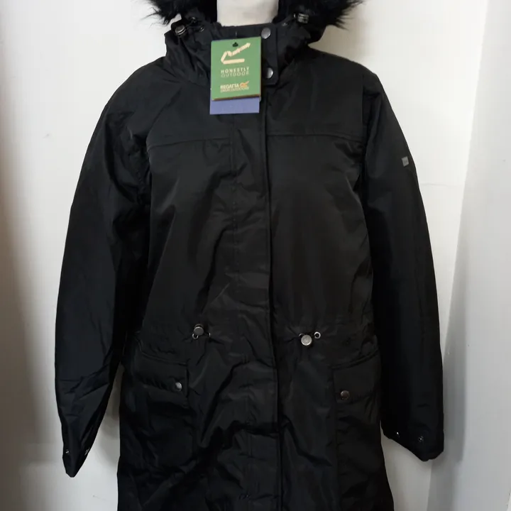 PADDED HOODED JACKET IN BLACK SIZE 20 4658544-Simon Charles Auctioneers