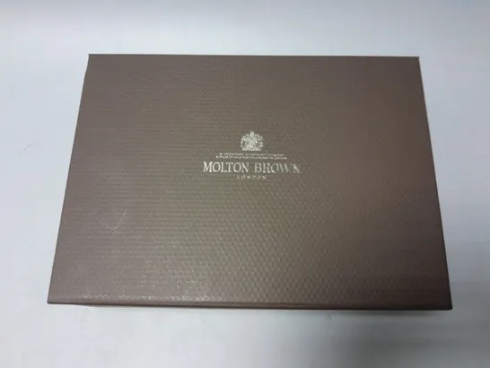 MOLTON BROWN 3-PIECE BEAUTY SET