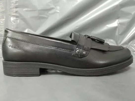 BOXED PAIR OF GEOX LOAFERS IN BLACK UK SIZE 5