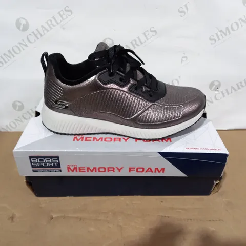 BOXED PAIR OF SKECHERS - SIZE 4.5