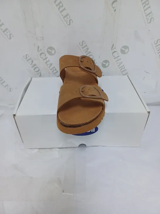 BOXED SCHOLL SOFTSTEP LADIES SANDALS BUCKLE FASTENING SIZE 6 TAN