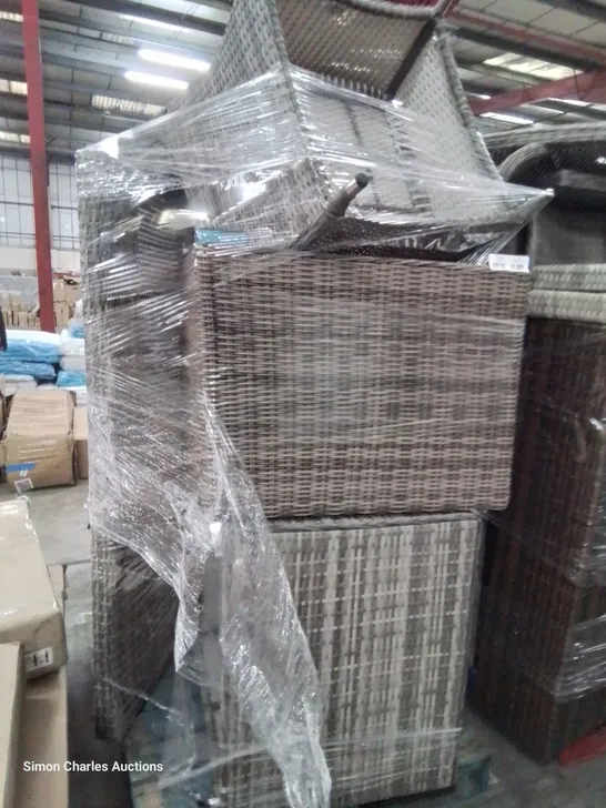 PALLET OF ASSORTED GREYBRATTAN FURNITURE PARTS, INCLUDING CHAIRS, SOFA SECTION