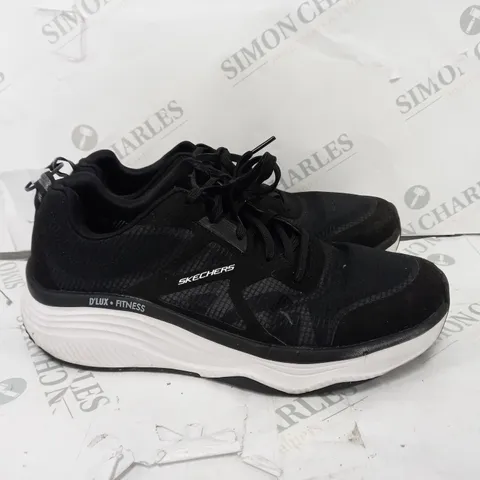 SKETCHERS D LUX FITNESS TRAINERS IN BLACK - UK 8