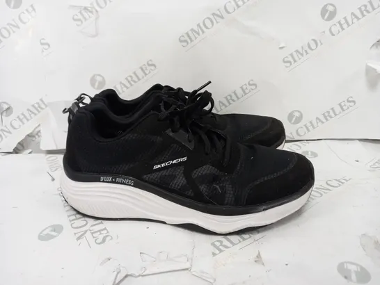 SKETCHERS D LUX FITNESS TRAINERS IN BLACK - UK 8