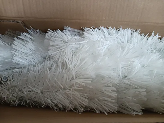 BOXED FESTIVE 5FT WHITE FIBRE OPTIC CHRISTMAS TREE (1 BOX) RRP £112.99