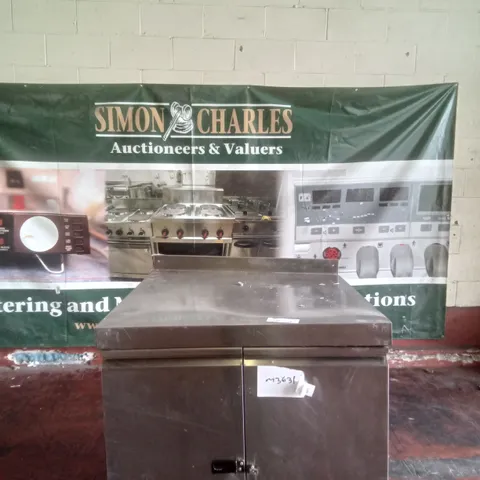 FOOD PREP STATION WITH UNDERCOUNTER FRIDGES 