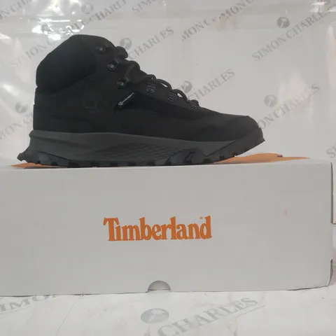 BOXED PAIR OF TIMBERLAND LINCOLN PEAK MID HIKER SHOES IN BLACK UK SIZE 6.5