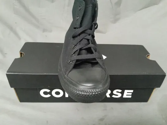 BOXED PAIR OF CONVERSE SHOES IN BLACK UK SIZE 6