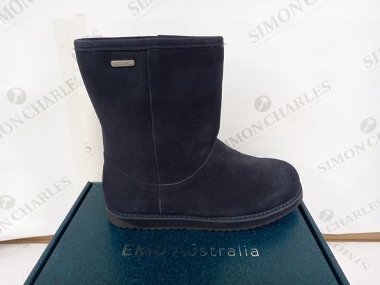 BOXED PAIR OF EMU AUSTRALIA BOOTS - BLUE SIZE 6