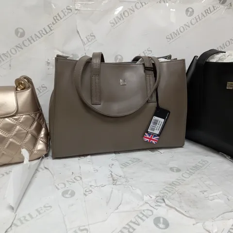 3 X UNBRANDED HANDBAGS TO INCLUDE BLACK, TAUPE, PINK/GOLD