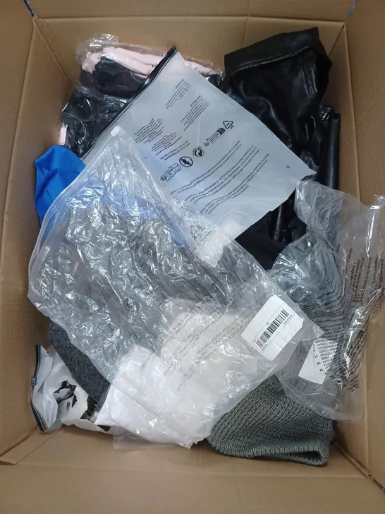 BOX OF APPROXIMATELY 22 ASSORTED CLOTHING ITEMS TO INCLUDE - BAG , DRESS , JEANS ETC