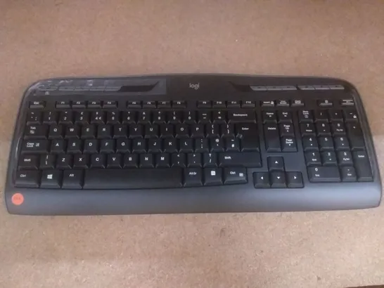 LOGITECH MK330 WIRELESS KEYBOARD