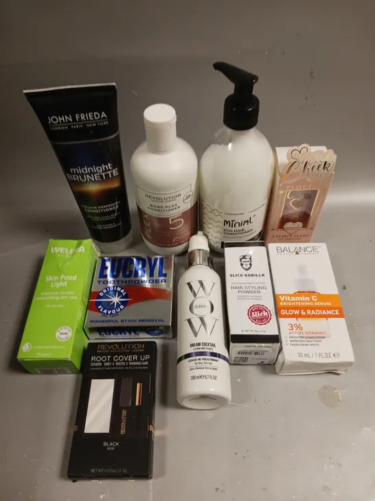 APPROXIMATELY 20 ASSORTED HEALTH & BEAUTY PRODUCTS TO INCLUDE JOHN FRIEDA CONDITIONER, WOW LEAVE IN HAIR TREATMENT, SLICK GORILLA HAIR STYLING POWDER ETC 