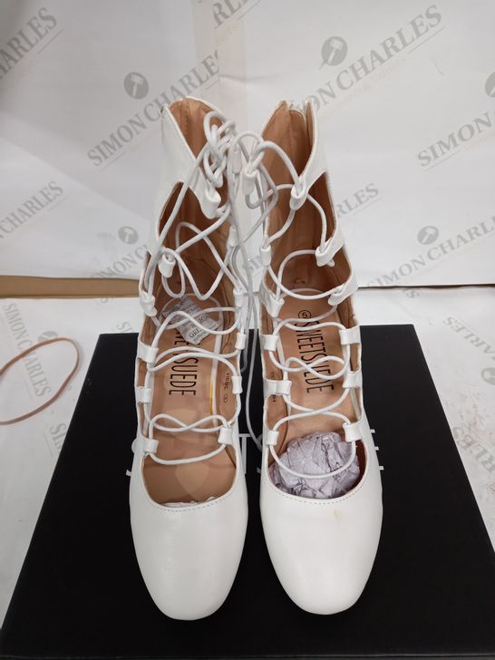 BOXED PAIR OF SWEETSUEDE PURE WHITE HEBE SHOES - UK 5