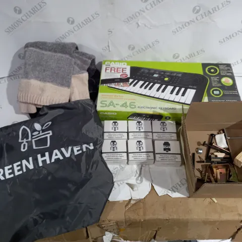 LOT OF APROXIMATELY 15 ASSORTED HOUSEHOLD ITEMS TO INCLUDE CASIO SA-46 ELECTRONIC KEYBOARD, AXIOM M21 SEALED, AND DOUBLE DUVET COVER GREY ETC. 