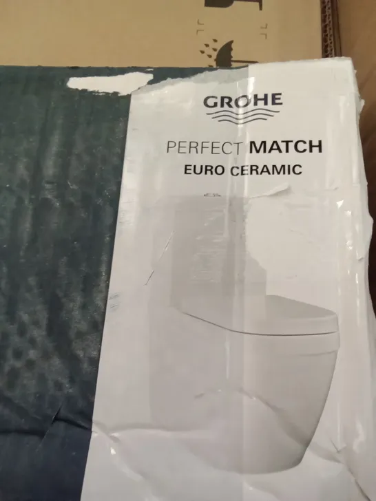 BOXED GROHE CERAMIC WC BUNDLE 