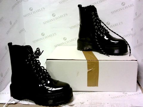 BOXED PAIR OF BRONX BLACK BOOTS SIZE 37