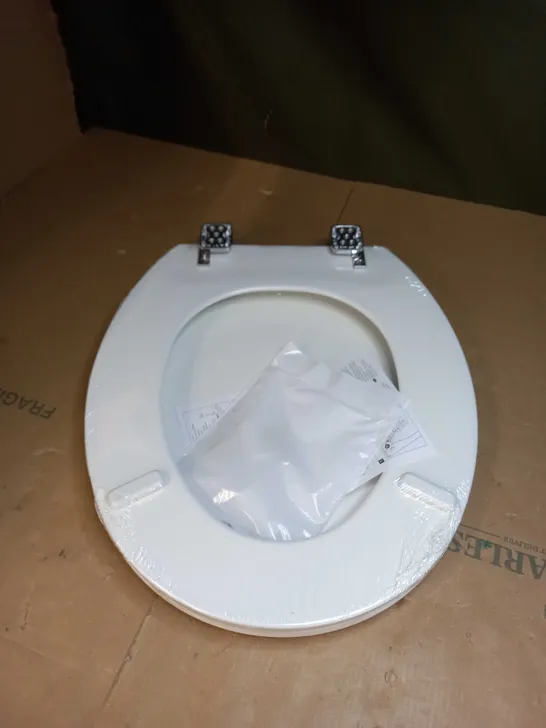 WHITE BLANCO TOILET SEAT