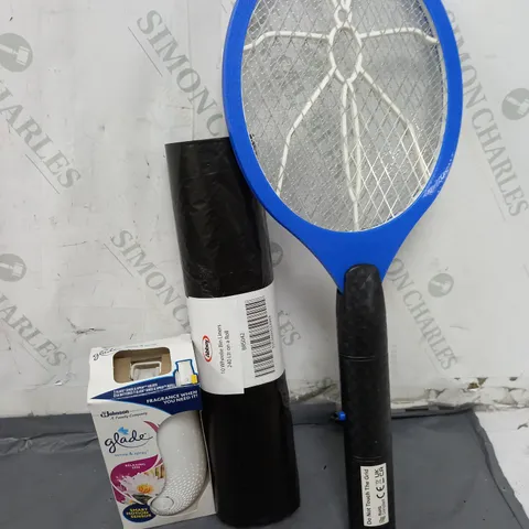 APPROXIMATELY 20 ASSORTED HOUSEHOLD ITEMS TO INCLUDE GLADE SENSE & SPRAY, FLY SWATTER, ABBEY 10 WHEELIE BIN LINERS, ETC