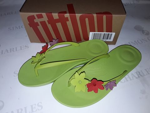 BOXED PAIR OF FLIPFLOP IQUSHION FLORAL SLIDERS IN LIME GREEN - UK 7