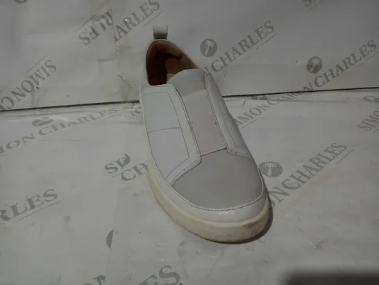 BOXED PAIR OF VIONIC ZINAH SLIP-ON SHOES IN WHITE UK SIZE 7