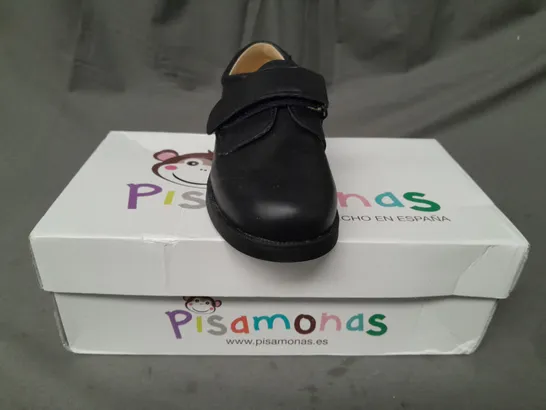 BOXED PAIR OF PISAMONAS KIDS SHOES IN BLACK EU SIZE 33