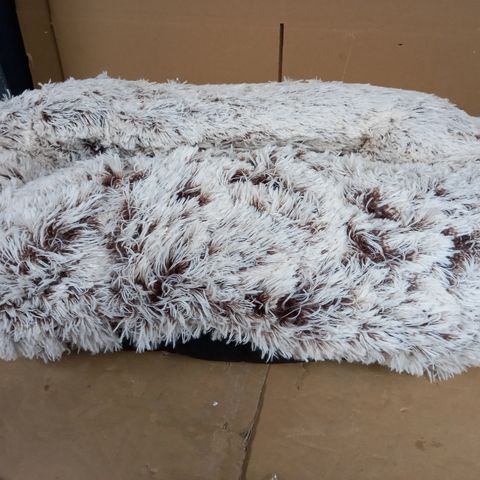 COZEE PAWS FLUFFY ODOUROLOGY LARGE PET BED CHOCOLATE 