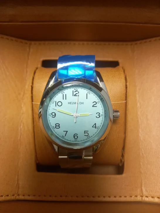 HELMA DH STAINLESS STEEL WATCH IN WOODEN GIFT BOX